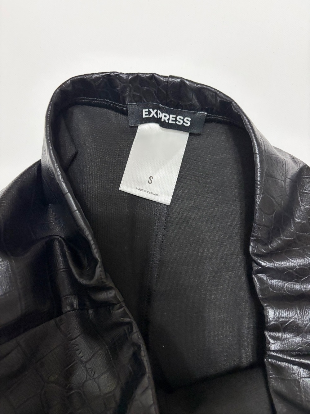 Express Black Croc-Embossed Faux Leather Leggings size small casual trendy wear - Picture 5 of 7